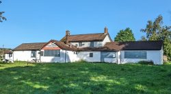 47 Wolfs Castle (former)